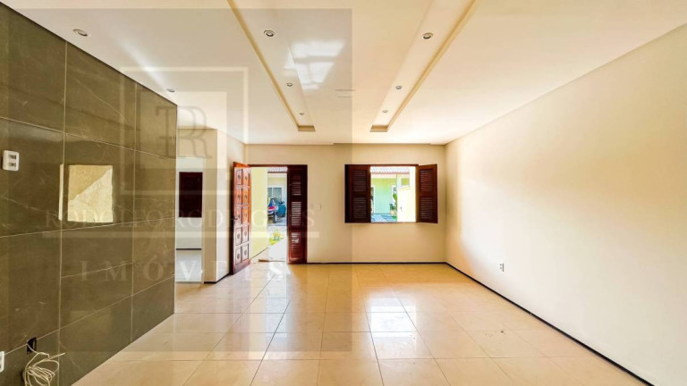 Imagem Casa de Condomínio com 3 Quartos à Venda, 83 m² em Lagoa Redonda - Fortaleza