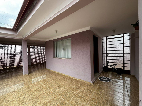 Casa com 4 Quartos à Venda, 242 m² em Centro - Botucatu