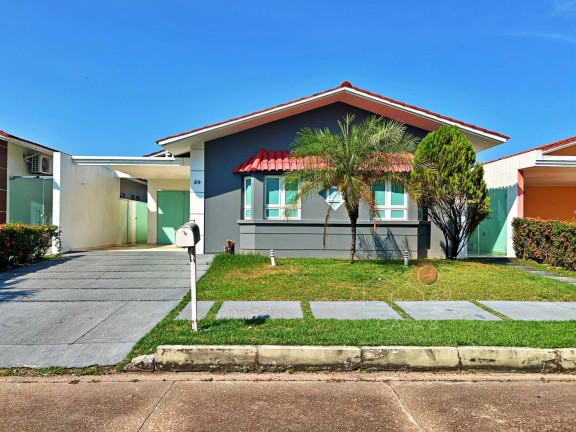 Casa de Condomínio com 3 Quartos à Venda, 313 m² em Flores - Manaus