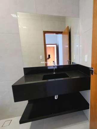 Imagem Casa com 2 Quartos à Venda, 126 m² Imagem Casa com 2 Quartos à Venda, 126 m²