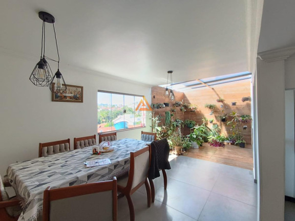 Imagem Casa com 4 Quartos à Venda, 300 m² Imagem Casa com 4 Quartos à Venda, 300 m²