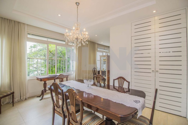 Imagem Apartamento com 4 Quartos à Venda, 251 m² em Moinhos De Vento - Porto Alegre Imagem Apartamento com 4 Quartos à Venda, 251 m² em Moinhos De Vento - Porto Alegre