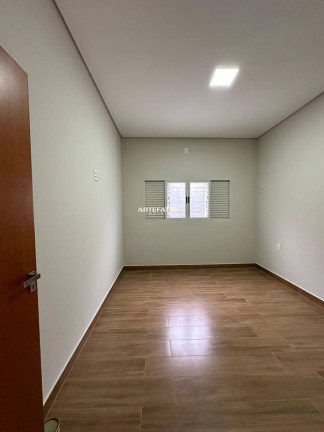 Imagem Casa com 3 Quartos à Venda, 250 m² Imagem Casa com 3 Quartos à Venda, 250 m²