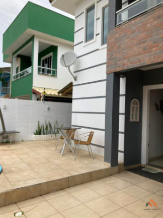 Imagem Casa com 3 Quartos à Venda, 150 m²