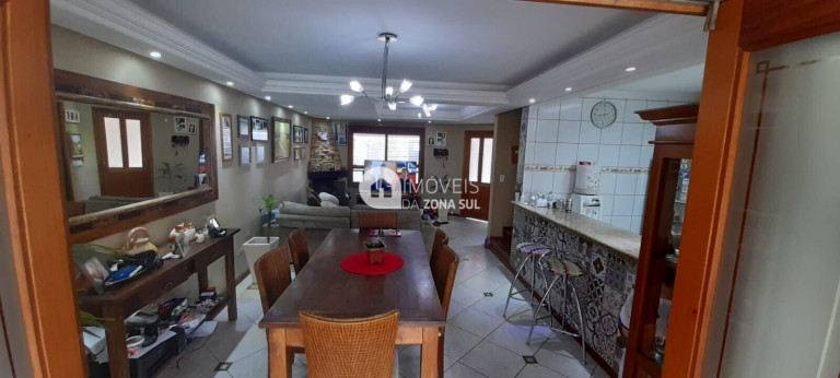 Imagem Casa com 3 Quartos à Venda, 179 m²