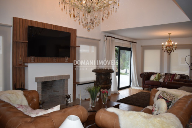 Imagem Casa com 4 Quartos à Venda, 258 m² em Região Do Alto Da Boa Vista - Campos Do Jordão Imagem Casa com 4 Quartos à Venda, 258 m² em Região Do Alto Da Boa Vista - Campos Do Jordão