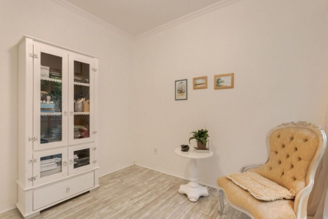 Imagem Imóvel com 2 Quartos à Venda, 75 m² em Petrópolis - Porto Alegre Imagem Imóvel com 2 Quartos à Venda, 75 m² em Petrópolis - Porto Alegre