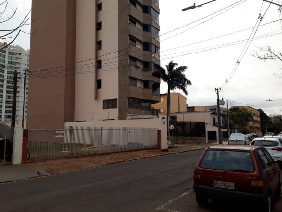 Terreno à Venda, 675 m² em Centro - Arapongas