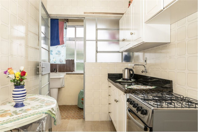 Imagem Imóvel com 3 Quartos à Venda, em Vila Ipiranga - Porto Alegre Imagem Imóvel com 3 Quartos à Venda, em Vila Ipiranga - Porto Alegre