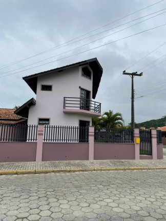 Imagem Casa com 3 Quartos à Venda, 185 m² em Morrinhos - Bombinhas Imagem Casa com 3 Quartos à Venda, 185 m² em Morrinhos - Bombinhas