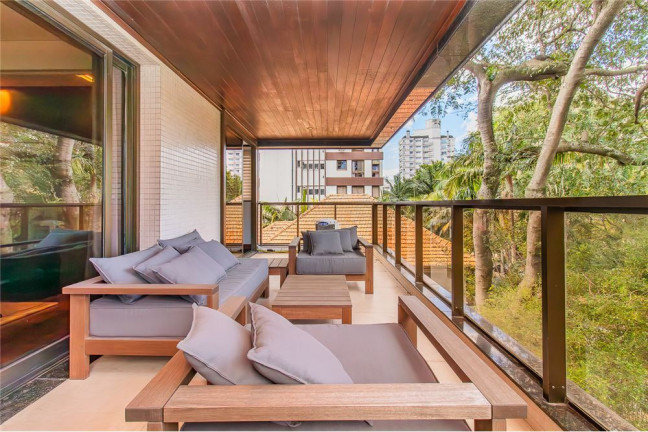 Imagem Apartamento com 3 Quartos à Venda, 322 m² em Moinhos De Vento - Porto Alegre Imagem Apartamento com 3 Quartos à Venda, 322 m² em Moinhos De Vento - Porto Alegre
