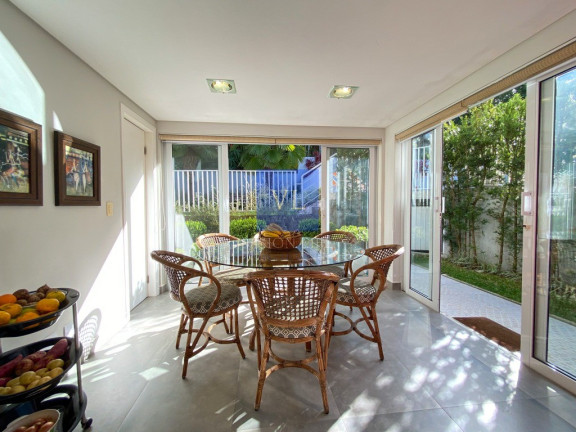 Imagem Casa com 4 Quartos à Venda, 435 m² em Cachoeira - Curitiba Imagem Casa com 4 Quartos à Venda, 435 m² em Cachoeira - Curitiba