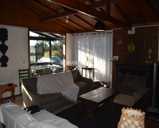 Imagem Casa com 4 Quartos à Venda, 195 m² em Região De Capivari - Campos Do Jordão Imagem Casa com 4 Quartos à Venda, 195 m² em Região De Capivari - Campos Do Jordão