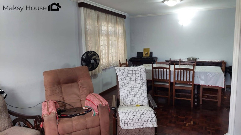 Imagem Casa com 4 Quartos à Venda, em Boqueirão - Curitiba Imagem Casa com 4 Quartos à Venda, em Boqueirão - Curitiba