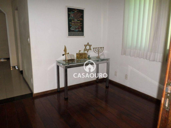 Imagem Casa com 5 Quartos à Venda, 300 m² em Santa Tereza - Belo Horizonte Imagem Casa com 5 Quartos à Venda, 300 m² em Santa Tereza - Belo Horizonte