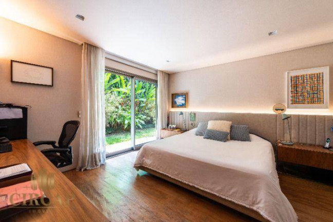 Imagem Casa com 3 Quartos à Venda, 628 m² em Alto De Pinheiros - São Paulo