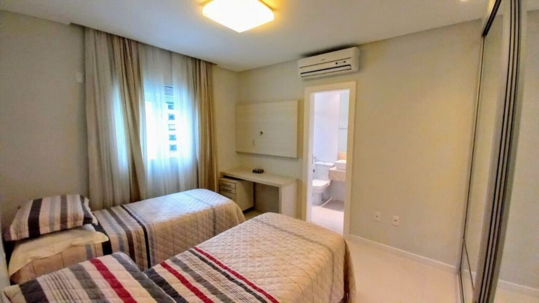 Imagem Imóvel com 3 Quartos à Venda, 155 m² em Centro - Balneário Camboriú Imagem Imóvel com 3 Quartos à Venda, 155 m² em Centro - Balneário Camboriú