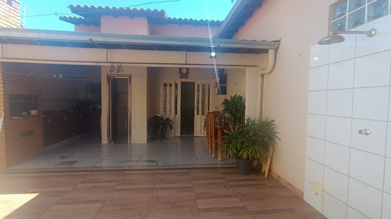 Casa com 5 Quartos à Venda, 212 m² em Segismundo Pereira - Uberlândia