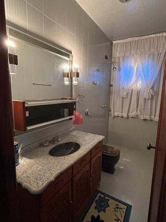 Imagem Sobrado com 5 Quartos à Venda, 330 m² em São João - Itajaí Imagem Sobrado com 5 Quartos à Venda, 330 m² em São João - Itajaí