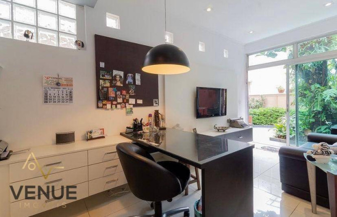 Imagem Sobrado com 3 Quartos à Venda, 346 m² em Sumaré - São Paulo Imagem Sobrado com 3 Quartos à Venda, 346 m² em Sumaré - São Paulo