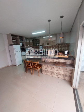 Imagem Casa de Condomínio com 3 Quartos à Venda, 200 m² em Vila Arquelau - Uberaba Imagem Casa de Condomínio com 3 Quartos à Venda, 200 m² em Vila Arquelau - Uberaba