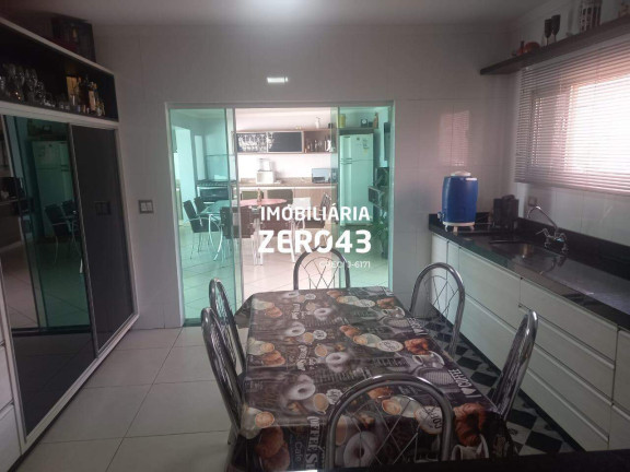 Imagem Casa com 4 Quartos à Venda, 325 m² em Champagnat - Londrina Imagem Casa com 4 Quartos à Venda, 325 m² em Champagnat - Londrina