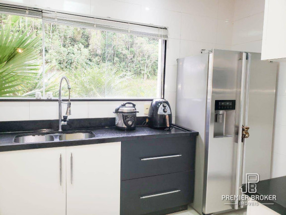 Imagem Casa com 4 Quartos à Venda, 225 m² em Quebra Frascos - Teresópolis Imagem Casa com 4 Quartos à Venda, 225 m² em Quebra Frascos - Teresópolis