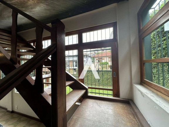 Imagem Casa com 4 Quartos à Venda, 214 m² em Jardim Europa - Teresópolis Imagem Casa com 4 Quartos à Venda, 214 m² em Jardim Europa - Teresópolis