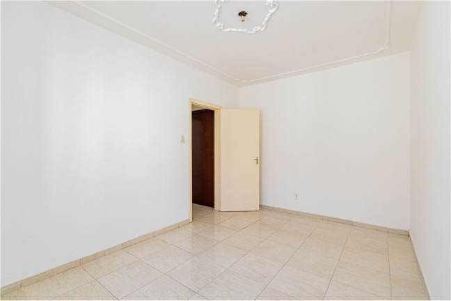Imagem Imóvel com 1 Quarto à Venda, em Azenha - Porto Alegre Imagem Imóvel com 1 Quarto à Venda, em Azenha - Porto Alegre