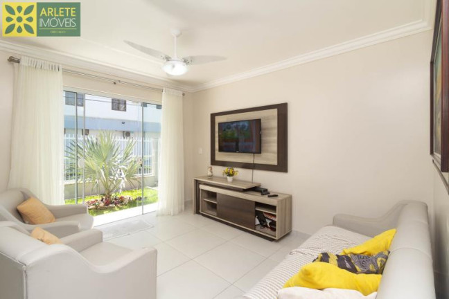 Imagem Casa com 3 Quartos para Alugar ou Temporada, 100 m² em Centro - Bombinhas Imagem Casa com 3 Quartos para Alugar ou Temporada, 100 m² em Centro - Bombinhas