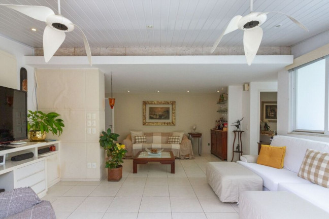 Imagem Imóvel com 5 Quartos à Venda, em Barra Da Tijuca - Rio De Janeiro Imagem Imóvel com 5 Quartos à Venda, em Barra Da Tijuca - Rio De Janeiro