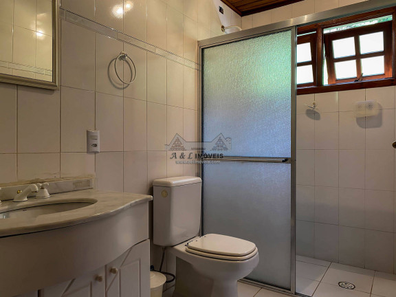 Imagem Casa com 6 Quartos à Venda, 300 m² em Alto Capivari - Campos Do Jordão Imagem Casa com 6 Quartos à Venda, 300 m² em Alto Capivari - Campos Do Jordão