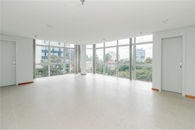 Imóvel Comercial à Venda, 48 m² em Moinhos De Vento - Porto Alegre