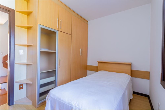 Imagem Casa com 4 Quartos à Venda, 180 m² em Tristeza - Porto Alegre