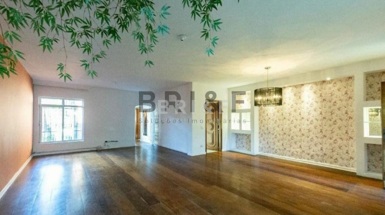 Imagem Sobrado com 3 Quartos à Venda, 256 m² em Moema - São Paulo Imagem Sobrado com 3 Quartos à Venda, 256 m² em Moema - São Paulo