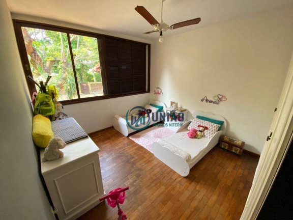 Imagem Casa com 4 Quartos à Venda, 260 m² em Piratininga - Niterói Imagem Casa com 4 Quartos à Venda, 260 m² em Piratininga - Niterói