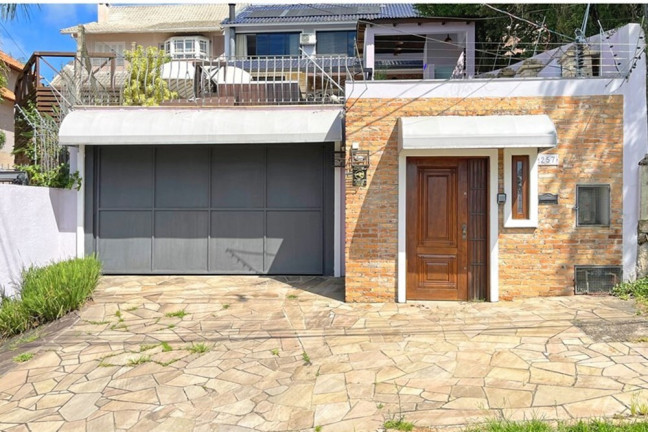 Casa com 3 Quartos à Venda, 395 m² em Espírito Santo - Porto Alegre
