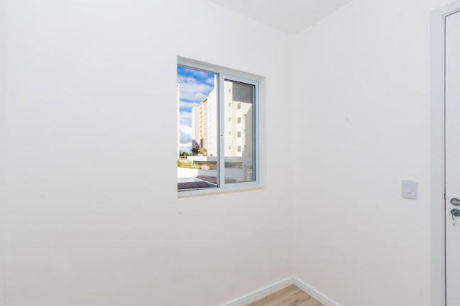 Imagem Apartamento com 1 Quarto à Venda, 34 m² em Capão Raso - Curitiba Imagem Apartamento com 1 Quarto à Venda, 34 m² em Capão Raso - Curitiba