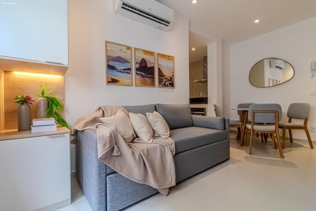Imagem Apartamento com 2 Quartos à Venda, 68 m² em Copacabana - Rio De Janeiro