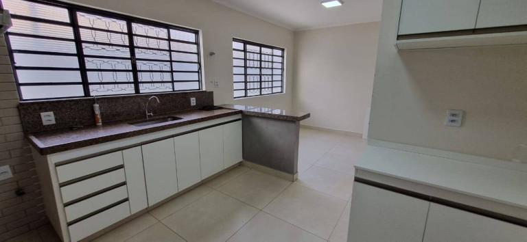 Imagem Casa com 3 Quartos à Venda, 400 m² em Madureira - Bauru Imagem Casa com 3 Quartos à Venda, 400 m² em Madureira - Bauru