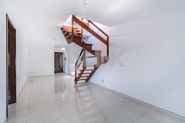 Imagem Imóvel com 2 Quartos à Venda, 162 m² em Higienópolis - Porto Alegre Imagem Imóvel com 2 Quartos à Venda, 162 m² em Higienópolis - Porto Alegre