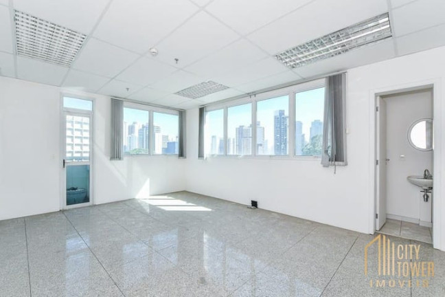 Sala Comercial à Venda, 33 m² em Brooklin Paulista - São Paulo