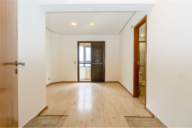 Imagem Imóvel com 3 Quartos à Venda, em Vila Andrade - São Paulo Imagem Imóvel com 3 Quartos à Venda, em Vila Andrade - São Paulo