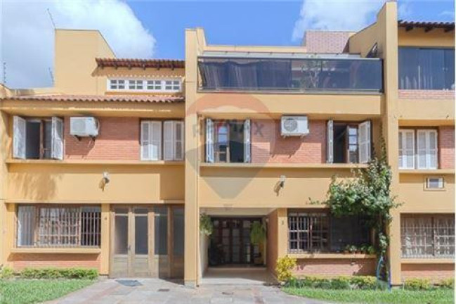 Casa com 3 Quartos à Venda,  em Medianeira - Porto Alegre