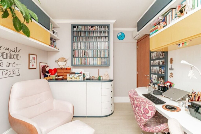 Imagem Apartamento com 3 Quartos à Venda, 91 m² em Petrópolis - Porto Alegre Imagem Apartamento com 3 Quartos à Venda, 91 m² em Petrópolis - Porto Alegre