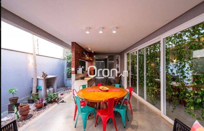 Sobrado com 4 Quartos à Venda, 300 m² em Jardins Verona - Goiânia