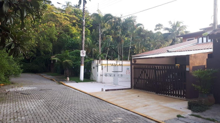 Imagem Sobrado com 4 Quartos à Venda, 241 m² em Cigarras - São Sebastião Imagem Sobrado com 4 Quartos à Venda, 241 m² em Cigarras - São Sebastião