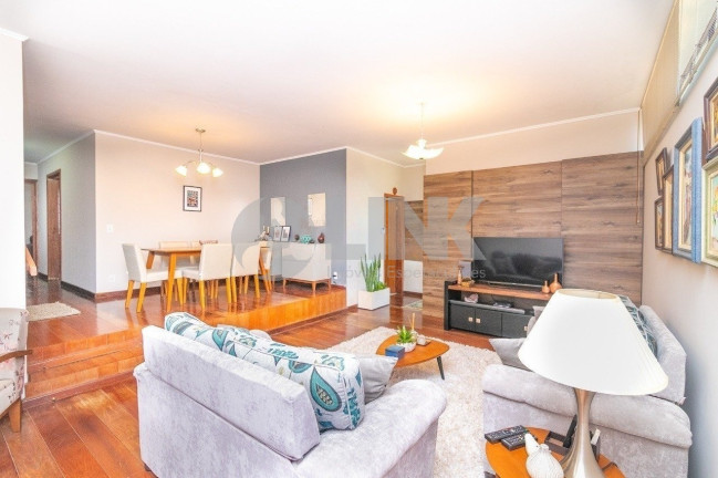 Imagem Casa com 3 Quartos à Venda, 234 m² em Petrópolis - Porto Alegre Imagem Casa com 3 Quartos à Venda, 234 m² em Petrópolis - Porto Alegre