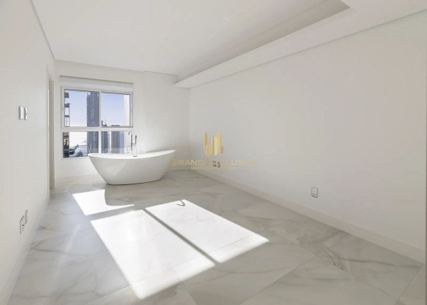 Imagem Apartamento com 4 Quartos à Venda, 167 m² em Centro - Balneário Camboriú Imagem Apartamento com 4 Quartos à Venda, 167 m² em Centro - Balneário Camboriú