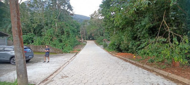 Terreno à Venda, 360 m² em Massaguaçu - Caraguatatuba